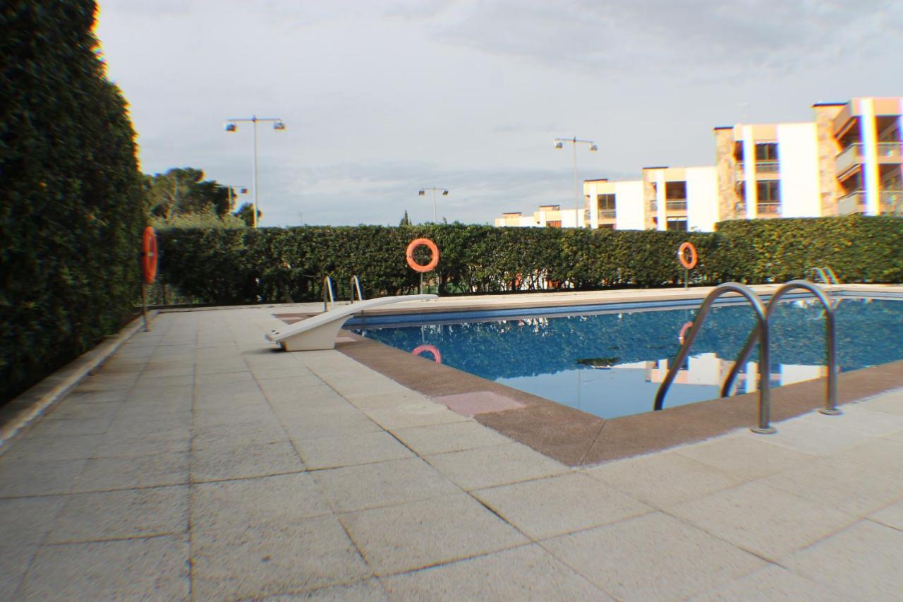 Agi Parramon Apartment Roses
